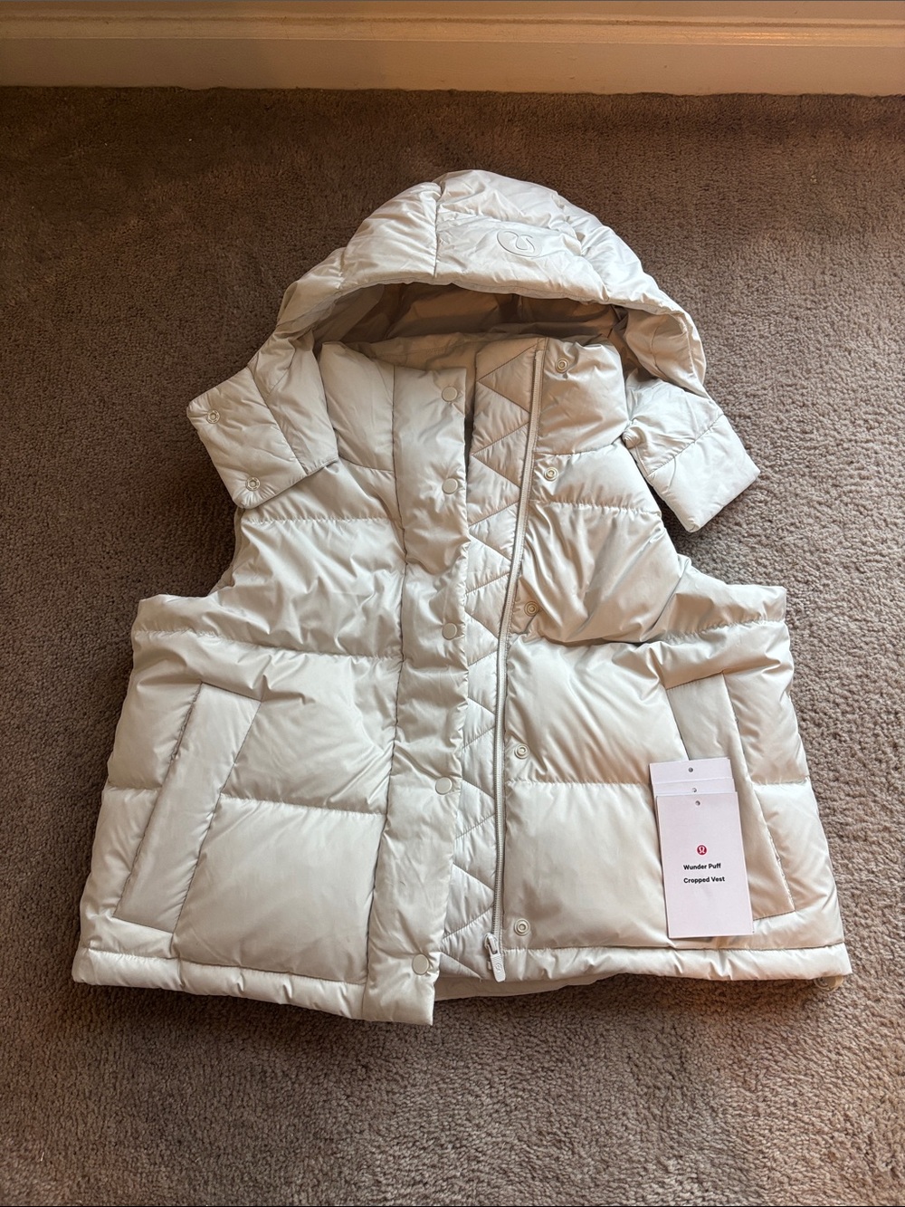 NWT Lululemon Wunder Puff Cropped Vest in Bone